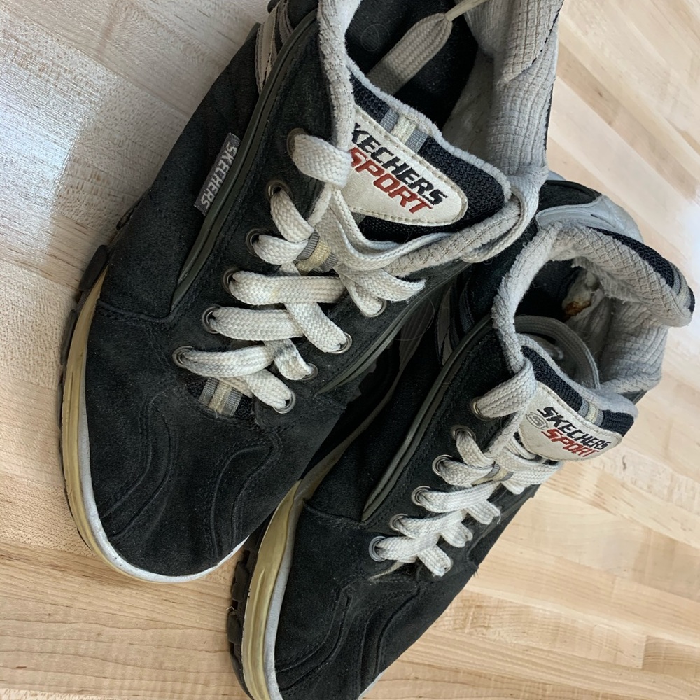 Tennis shoe